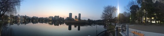 夕暮れ時の上野の不忍池をiPhone 5Sでパノラマ撮影