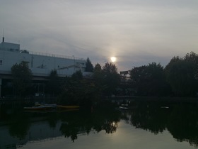 板橋区の見次公園と日没