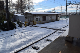 2016年1月18日の関東地方、埼玉の大雪の日に、東武東上線に乗り鉄、D5300で森林公園駅の景色を撮影