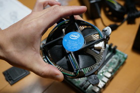 Intel Core i5 6500に付属のリテールCPUクーラー