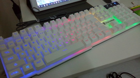 淘宝で購入したぴかぴか光るキーボード！