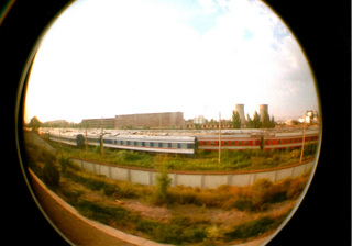 2008年の中国旅行、上海～烏魯木斉間の寝台列車の車窓からLomographyのfisheye2で撮影